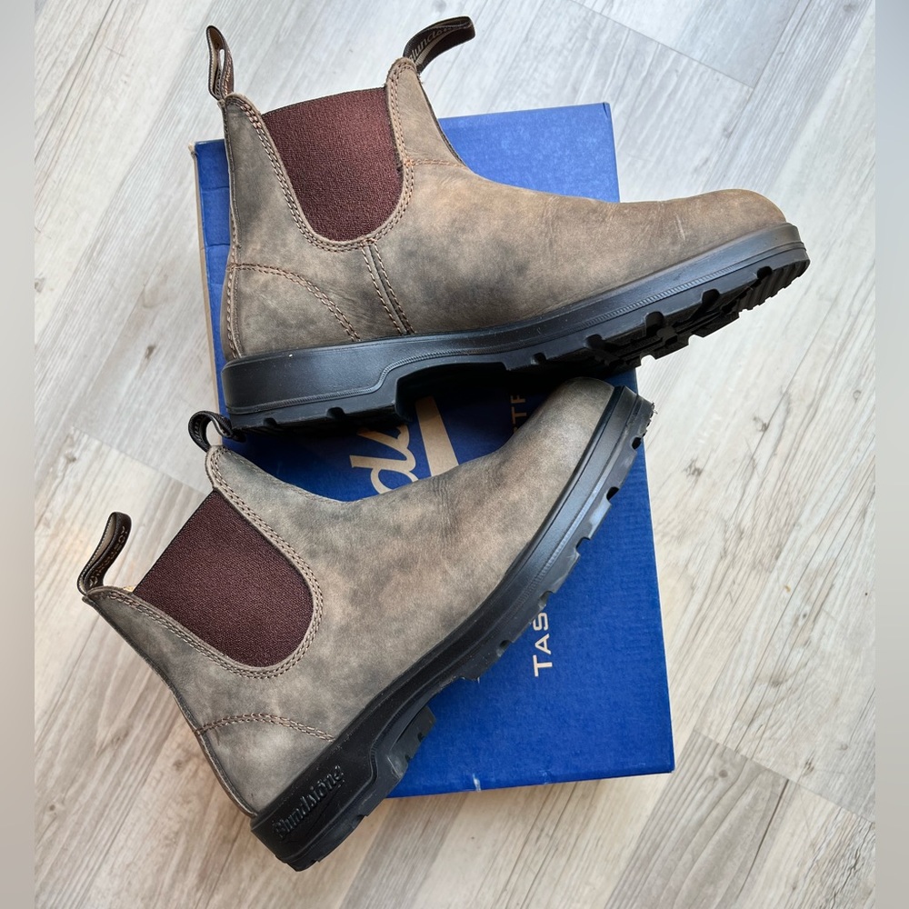 EUC Rustic Brown 585 Blundstone boots